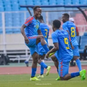 Lire la suite à propos de l’article CHAN 2024 : Les Léopards abandonné à Nairobi ?Plus de trois jours après leur élimination face au Maroc (3-1), les Léopards A’ de la République démocratique du Congo n’ont toujours pas regagné Kinshasa. La délégation se trouve encore à Nairobi, au Kenya, alors que « la CAF exigeait la libération de l’hôtel 48 heures après la dernière rencontre », un délai déjà largement dépassé.