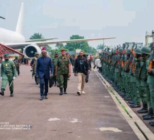 KINDU: LE VPM DE LA DÉFENSE NATIONALE Me GUY KABOMBO MUADIAMVITA VIENT RENFORCE LA CONFIANCE DE LA POPULATION ENVERS L’ÉTAT CONGOLAIS.