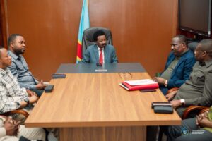 Lire la suite à propos de l’article FONAREV : MBOSO N&rsquo;KODIA PWANGA CHRISTOPHE ET LE CAUCUS DE DÉPUTÉS NATIONAUX DU GRAND BANDUNDU S&rsquo;ALIGNENT À CÔTÉ DES VICTIMES  MOBONDO ET D’AUTRES CONFLITS.