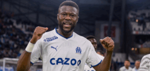 Lire la suite à propos de l’article MERCATO : CHANCE MBEMBA SE LANCE À UNE NOUVELLE AVENTURE AVEC LOCS EN LIGUE 1.