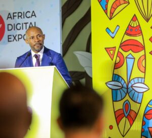 Le ministre de la Communication et Médias, Patrick Muyaya Katembwe a visité l’exposition « Résilience », ce mercredi 3 septembre 2025 au Centre Wallonie-Bruxelles à Kinshasa. 