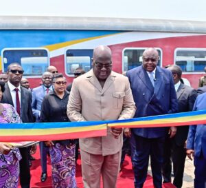Félix Tshisekedi a relancé le trafic ferroviaire : Pour le DG Martin Lukusa de l&rsquo;ONATRA, le train reste la meilleure alternative pour une ville de près de 20 millions d’habitants », a-t-il déclaré.