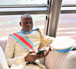 À la sortie de sa visite officielle au DDK : Le Bourgmestre Franck Mbo Nzolameso a révélé 76 projets d&rsquo;installation des cabines à N&rsquo;sele par la SNEL !