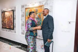 Lire la suite à propos de l’article Kinshasa : Judith Suminwa mise sur les infrastructures routières pour fluidifier la circulation.