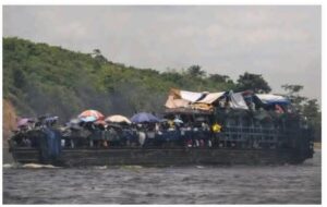 Lire la suite à propos de l’article RDC : Naufrage dans la province de l&rsquo;Equateur à Basankusu plus au-moins 86 morts, dont 60 élèves.