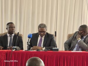 Lire la suite à propos de l’article DGDA : Bernard Kabese clôture un séminaire stratégique et lance une nouvelle ère de professionnalisation douanière en RDC